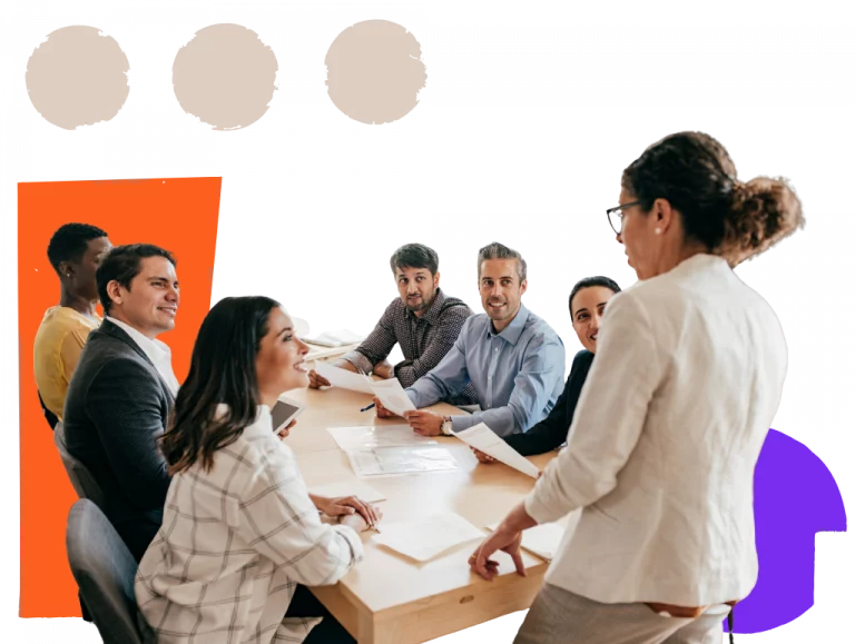 HR- und Fachbereichsteams analysieren Kandidatenprofile und Verhaltensmuster zur Optimierung der Recruitingprozesse